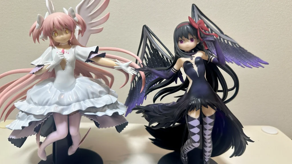 悪魔ほむらフィギュアとの比較
